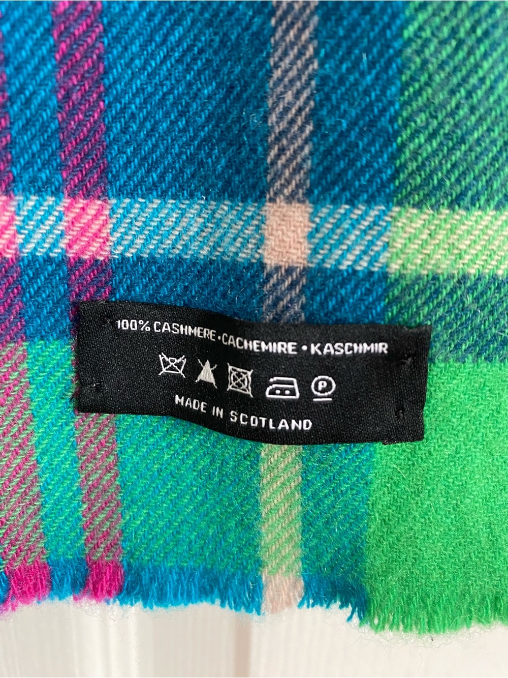 100% Cashmere Plaid Scarf – Made in Scotland – Green/Blue/Pink Tartan
